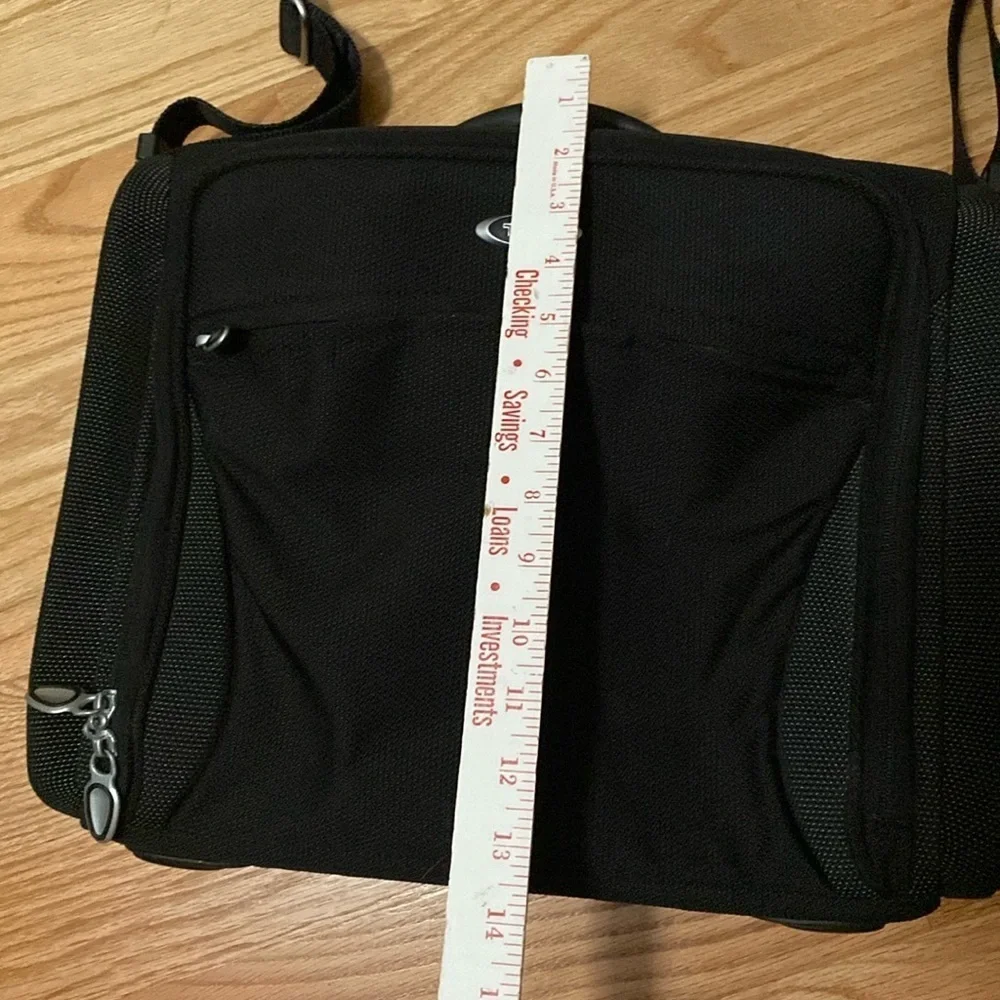 Tumi T3 lap top Computer bag Travel Black Canvas Zip pockets office work Quality